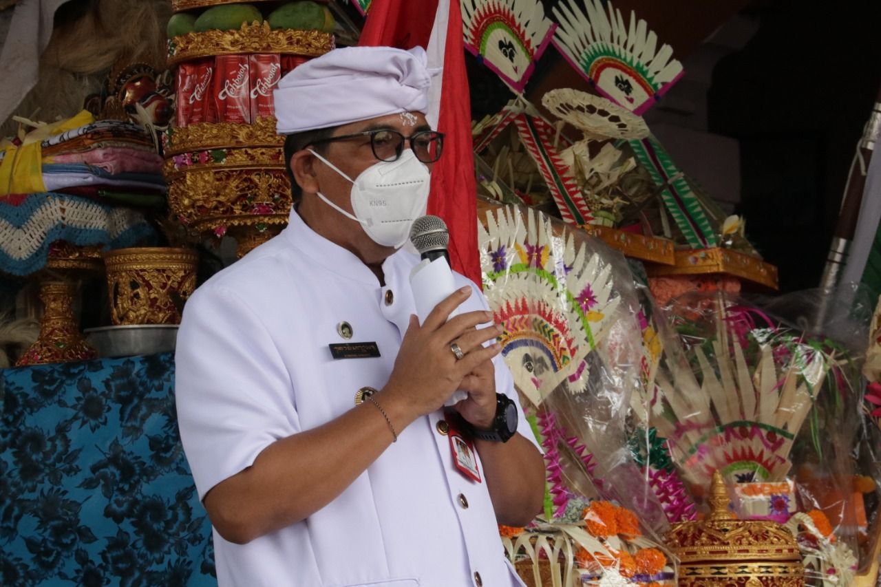 podiumnews.com-Bupati Tabanan Puji Gotong Royong Masyarakat dalam ‘Yadnya’